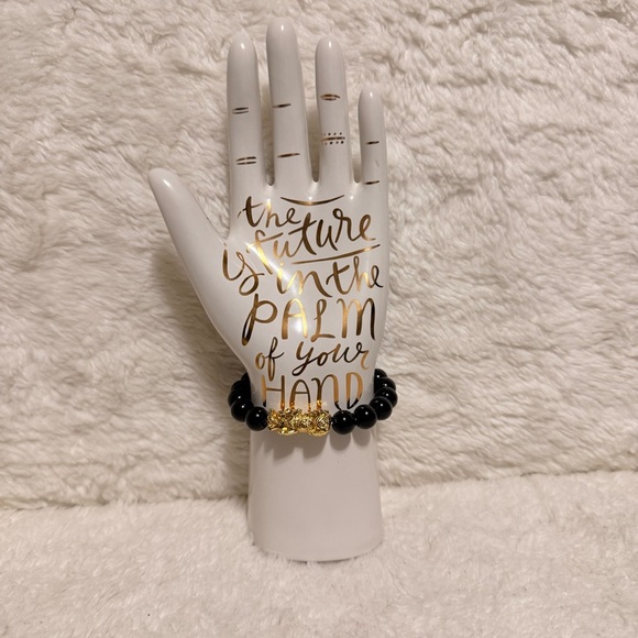 Black Agate Bracelet with Gold Piyao or Pixiu - Picture 2 of 5